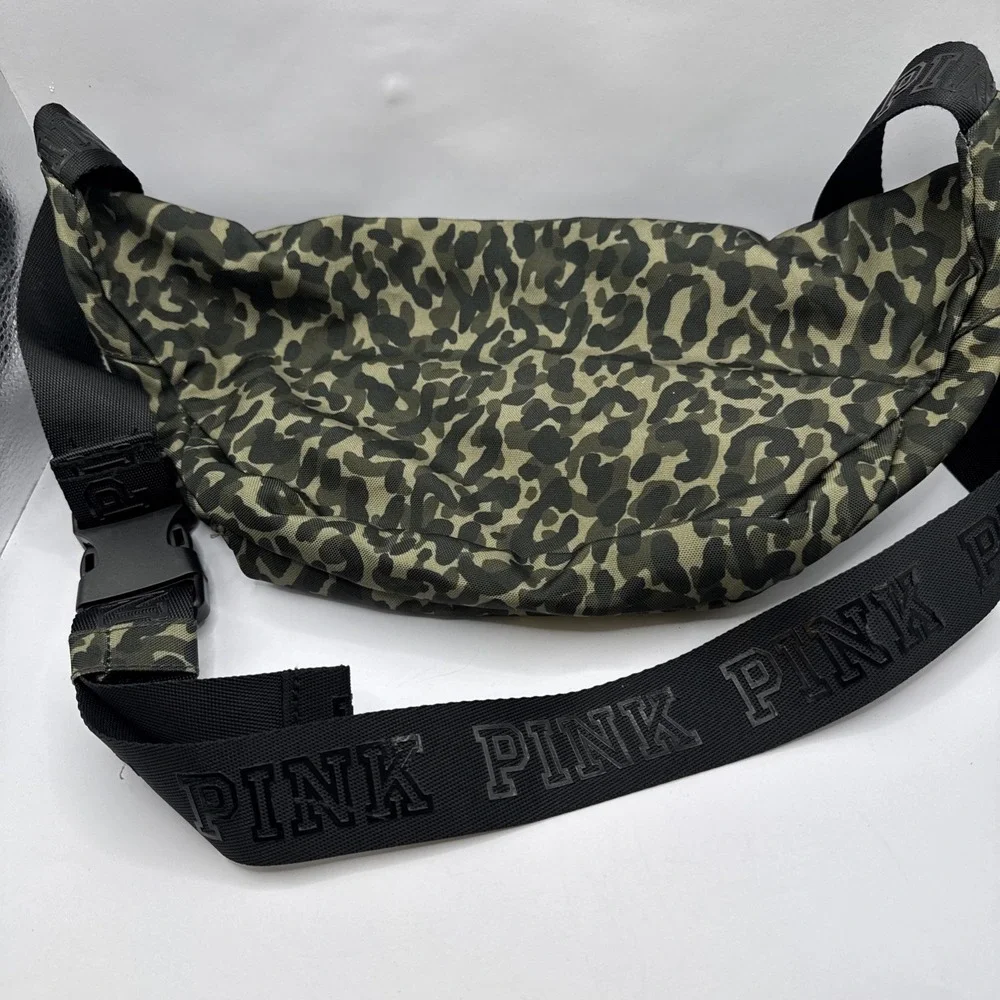 Pink Victoria's Secret Waist Pack Bag Green Camouflage 2‎ Pocket Adjustable Belt
